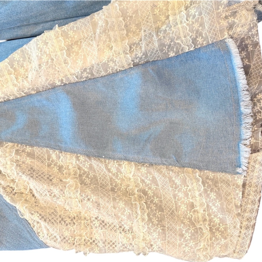 NWOT Oli & Hali Blue and White Lace Flare Jeans - Picture 5 of 9